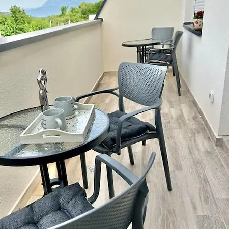 Zira Apartment Kotor Exterior photo