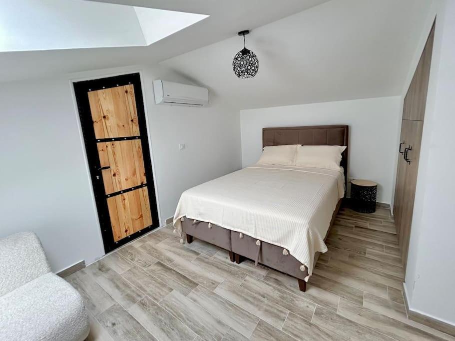 Zira Apartment Kotor